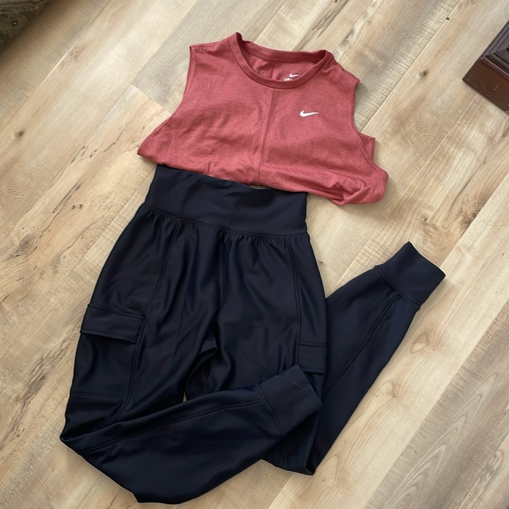 Old Navy fleece-lined joggers